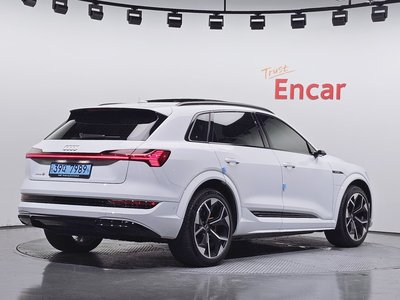 صورة 3 لـ 2023 AUDI E-TRON