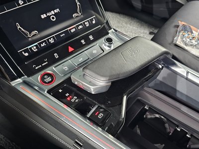 صورة 9 لـ 2023 AUDI E-TRON