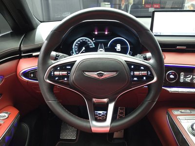 2021 Genesis GV70 — миниатюра 13