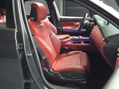 2021 Genesis GV70 — миниатюра 12