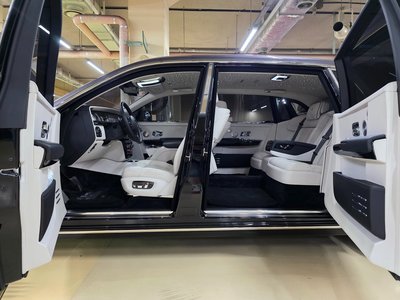 ROLLS-ROYCE PHANTOM - 8