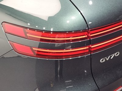 صورة 10 لـ 2022 Genesis GV70