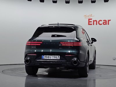 صورة 4 لـ 2022 Genesis GV70