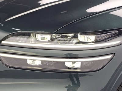 صورة 9 لـ 2022 Genesis GV70