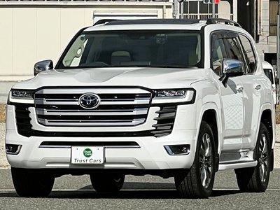 TOYOTA LAND CRUISER 300