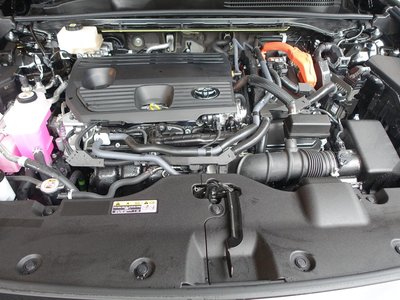 TOYOTA CROWN CROSSOVER - 10