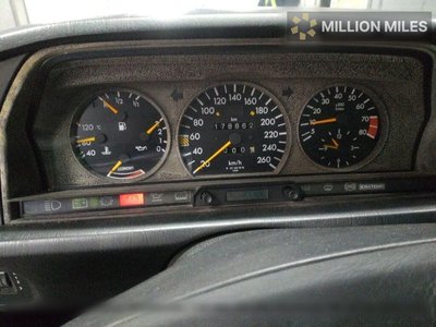 MERCEDES-BENZ E-CLASS - 6