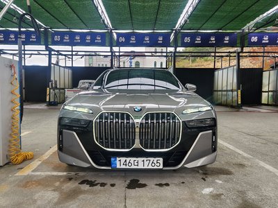 BMW 7 SERIES