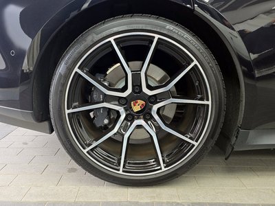 2024 Porsche TAYCAN photo 6