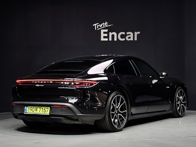2024 Porsche TAYCAN photo 4