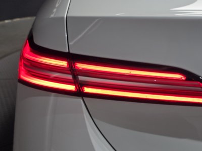2025 BMW 5 SERIES 照片 10