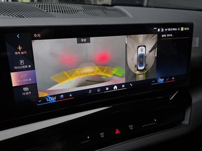 2025 BMW 5 SERIES thumbnail 21