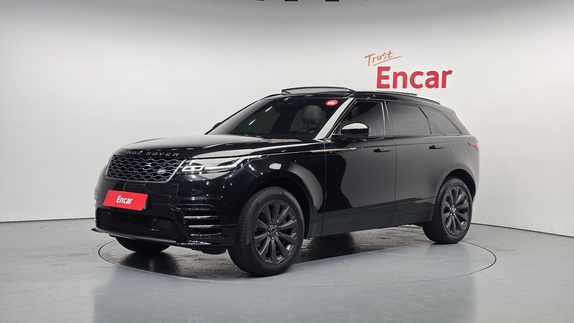 LAND ROVER RANGE ROVER VELAR - View 1