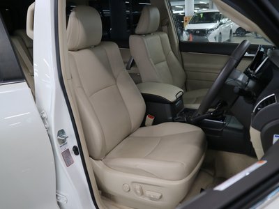 2022 Toyota LAND CRUISER PRADO 缩略图 16