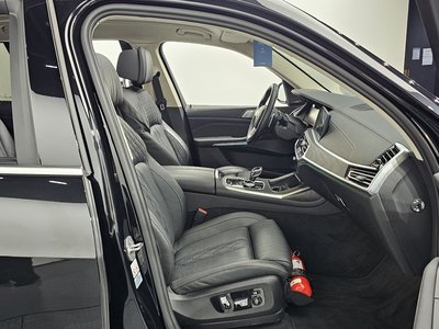 2022 BMW X7 thumbnail 17