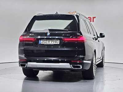 2022 BMW X7 — фото 4