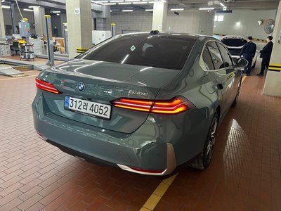 BMW 5 SERIES - 4