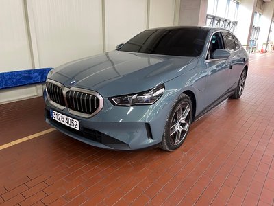 BMW 5 SERIES - 1