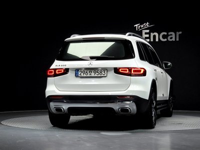 MERCEDES-BENZ GLB - 4