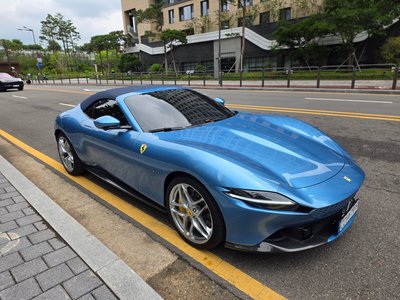 2025 Ferrari ROMA thumbnail 20