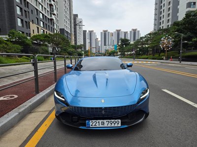 2025 Ferrari ROMA photo 2