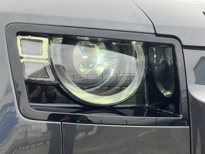 LAND ROVER DEFENDER - 10