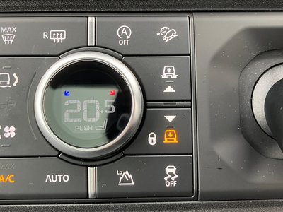 LAND ROVER DEFENDER - 4