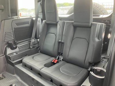 LAND ROVER DEFENDER - 3