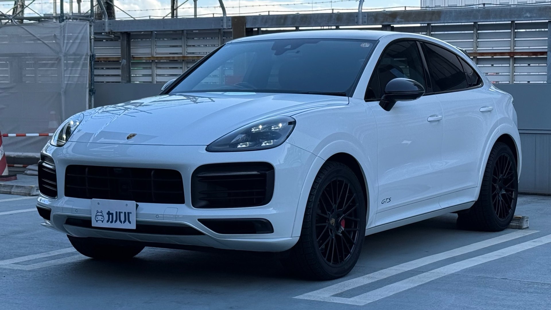 PORSCHE CAYENNE COUPE GTS - View 1