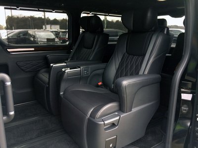 TOYOTA GRAND ACE - 9