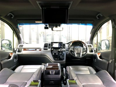 TOYOTA GRAND ACE - 2