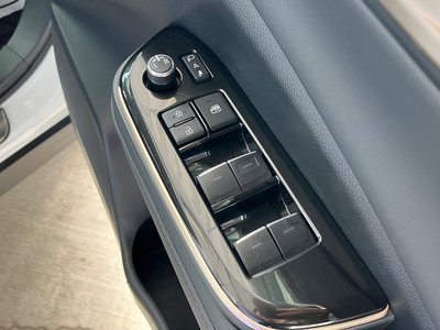 2025 Toyota CROWN SPORT — миниатюра 31