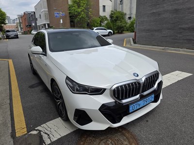 2023 BMW I5 — фото 2