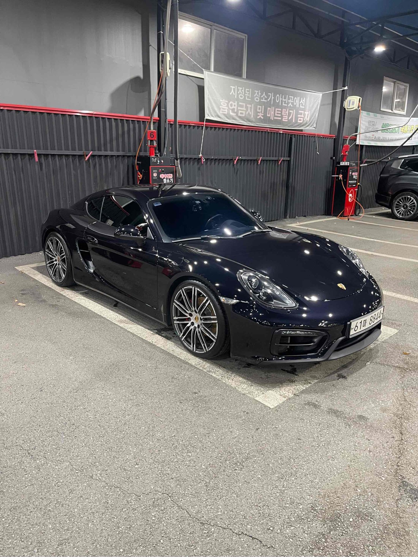 PORSCHE CAYMAN - View 1