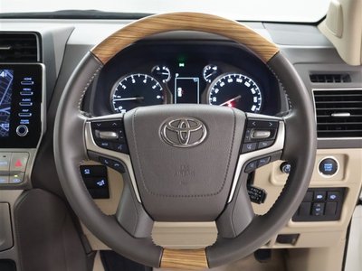 TOYOTA LAND CRUISER PRADO - 6