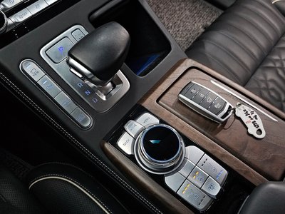 صورة 9 لـ 2020 Genesis G90