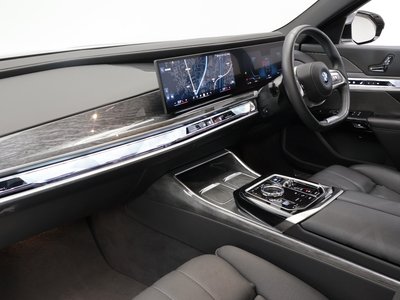 BMW I7 - 4