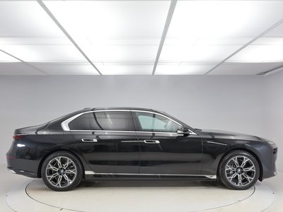 BMW I7 - 6