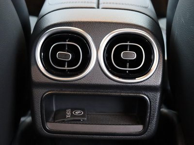 صورة مصغرة 137 لـ 2023 Mercedes-BENZ C-CLASS