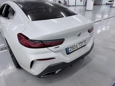 BMW 8 SERIES - 3