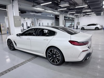 BMW 8 SERIES - 4