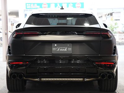 LAMBORGHINI URUS - 6