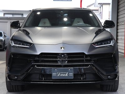 LAMBORGHINI URUS - 4