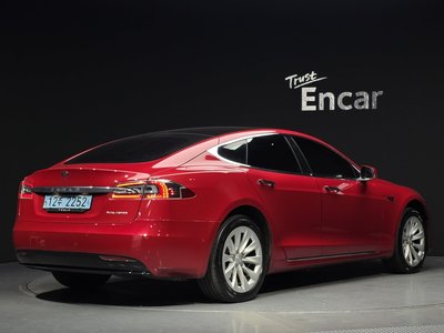 TESLA MODEL S - 4
