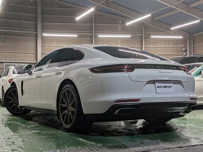 PORSCHE PANAMERA - 3