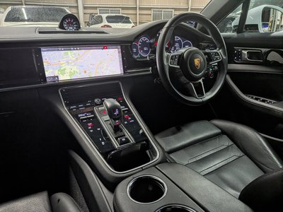 PORSCHE PANAMERA - 4