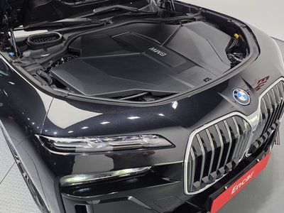 BMW I7 - 7