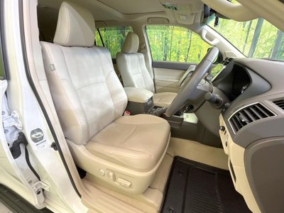 TOYOTA LAND CRUISER PRADO - 8