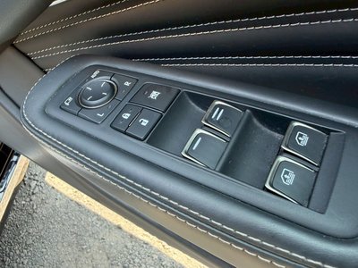2021 Lexus LS — миниатюра 31