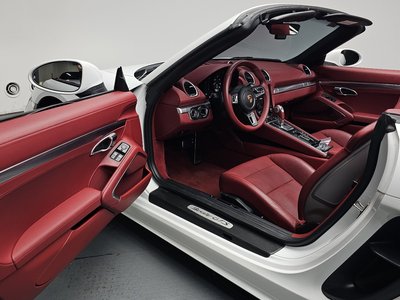 2023 Porsche 718 — миниатюра 13